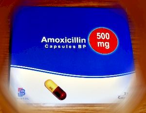 Amoxicillin for pneumonia in adults
